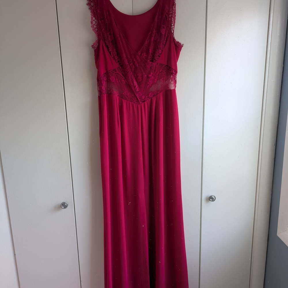 Elegant Lace-Trimmed Maxi Dress in Vibrant Pink